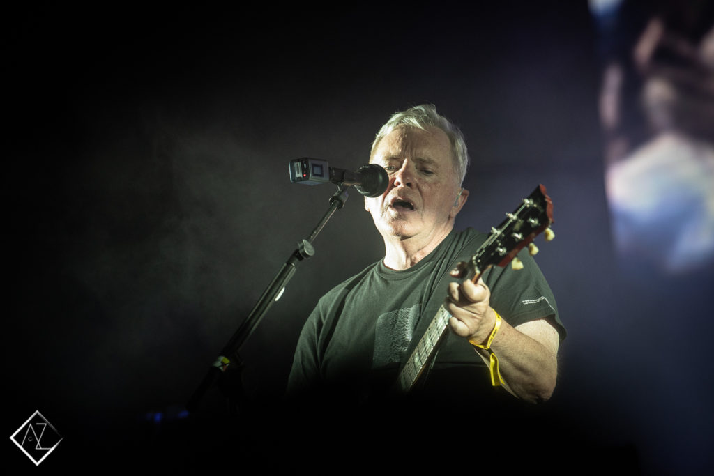 Ο τραγουδιστής Bernard Sumner των New Order στη σκηνή του Release Athens Festival 2019